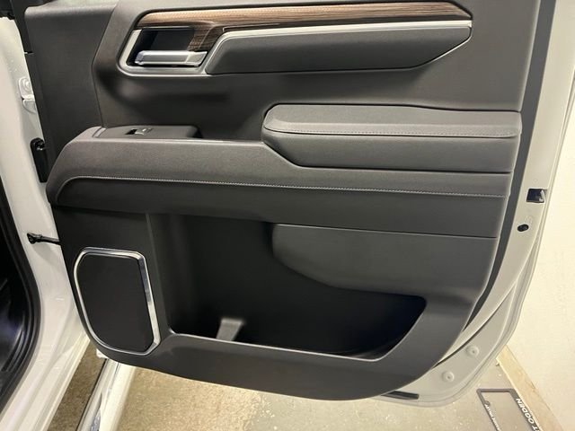 Used 2026 White Chevrolet LT image 22