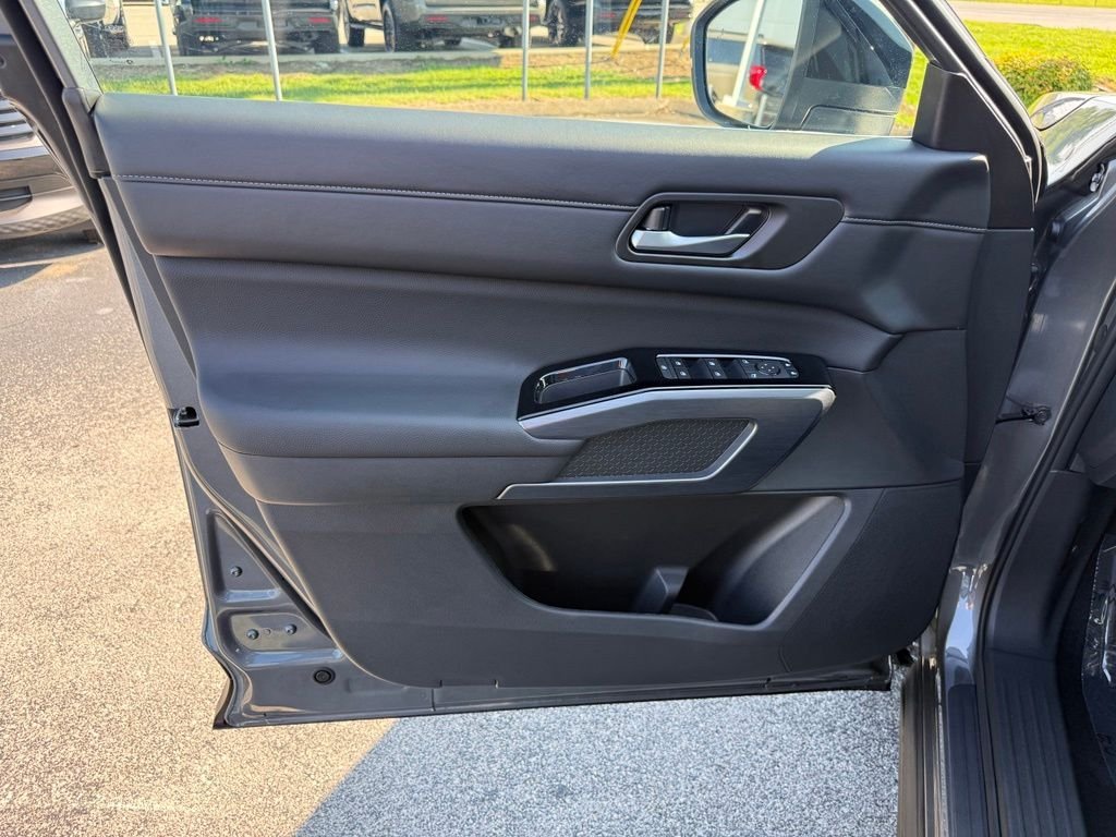 New 2026 Gun Metallic Nissan SL image 5