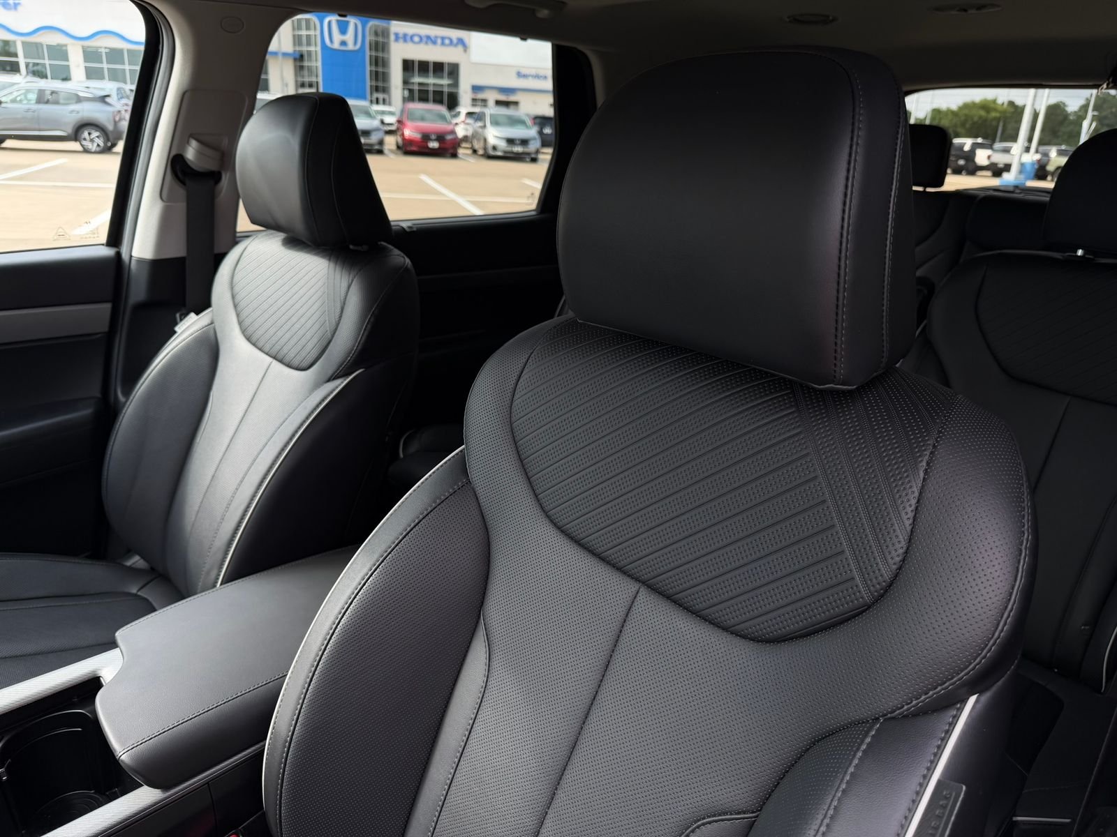 Used 2025 Abyss Black Pearl Hyundai XRT image 12