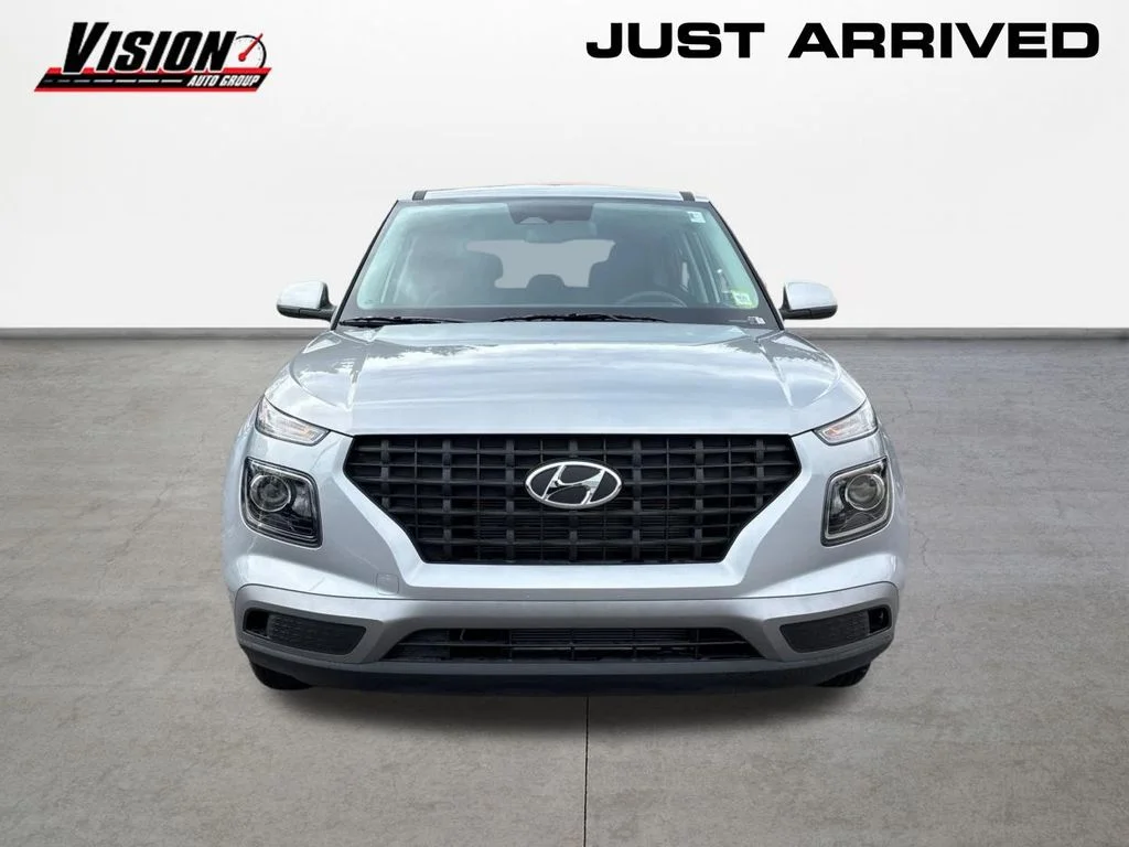 New 2026 Silver Hyundai SE image 2