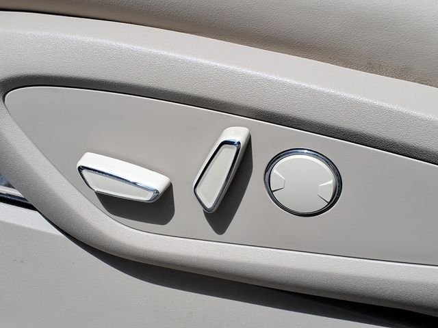 Used 2023 Radiance Metallic Lincoln Reserve image 10