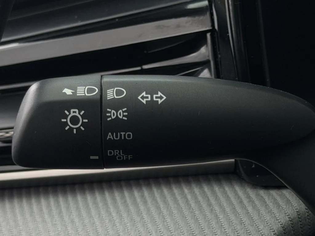 Used 2025  Toyota SE image 25