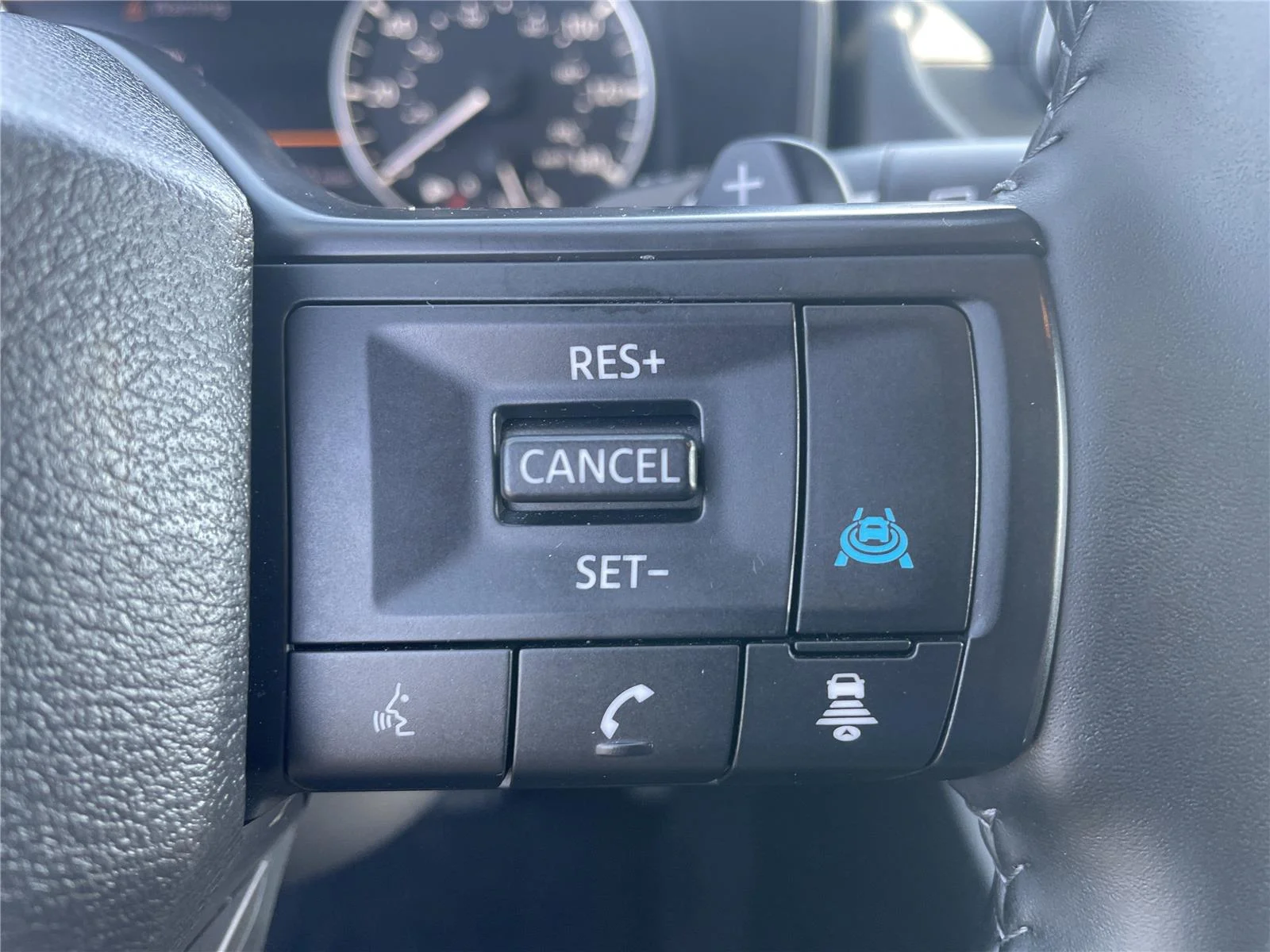 Used 2025 Deep Ocean Blue Pearl Nissan SV image 14