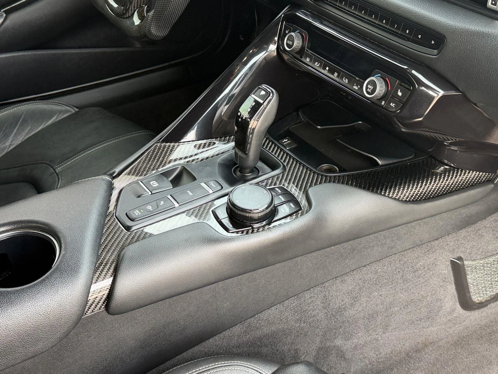 Used 2021  Toyota 3.0 Premium image 52