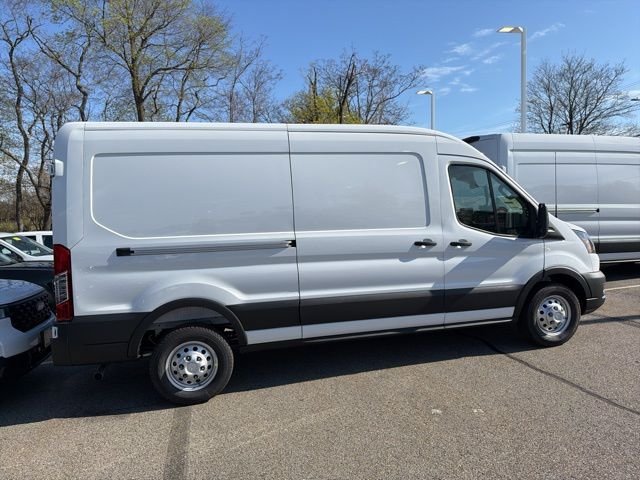 New 2026 Oxford White Ford Cargo Van image 3