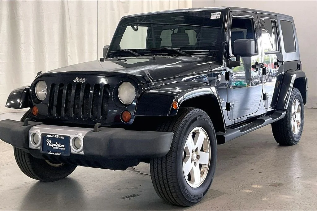 Used 2008 Black Jeep Unlimited Sahara image 12
