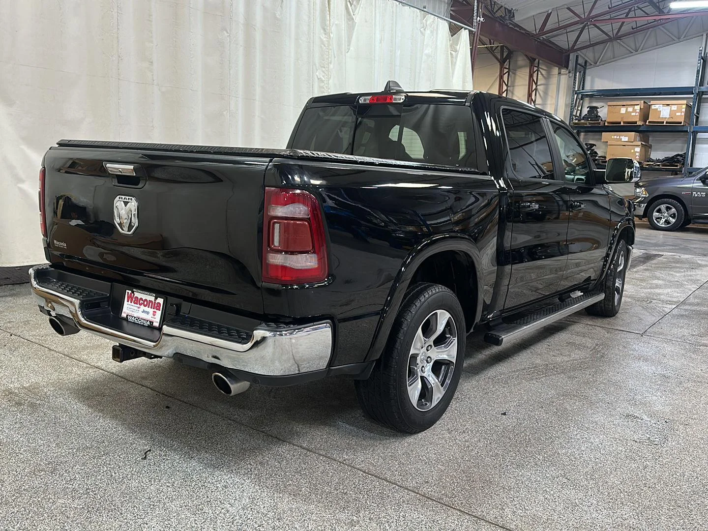 Used 2019 Diamond Black Crystal Pearlcoat Ram Laramie image 5