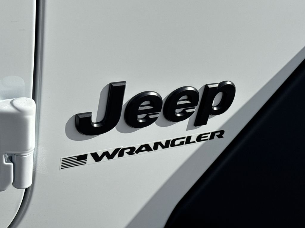 New 2026 Bright White Clear-Coat Exterior Paint Jeep Sport S image 8