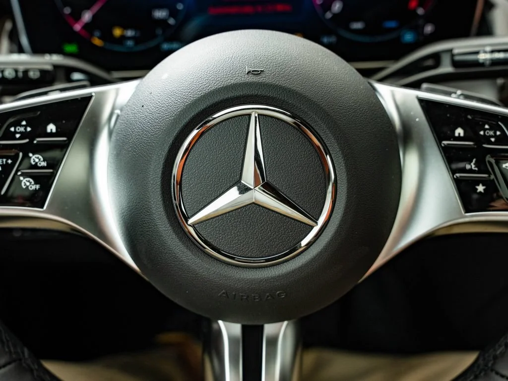 New 2026 Black Mercedes-Benz GLC 300 image 31
