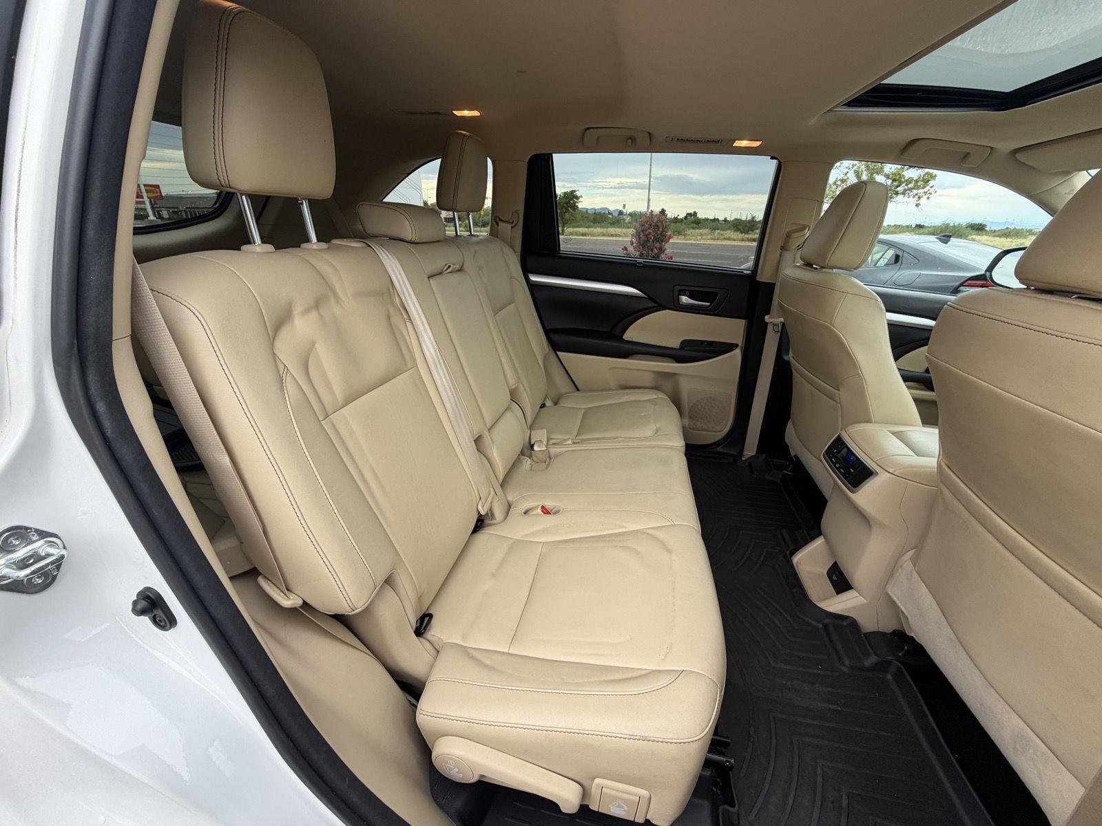 Used 2017 Blizzard Pearl Toyota XLE image 20