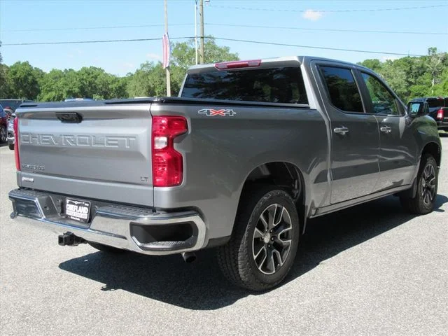 Used 2024 Gray Chevrolet LT image 7