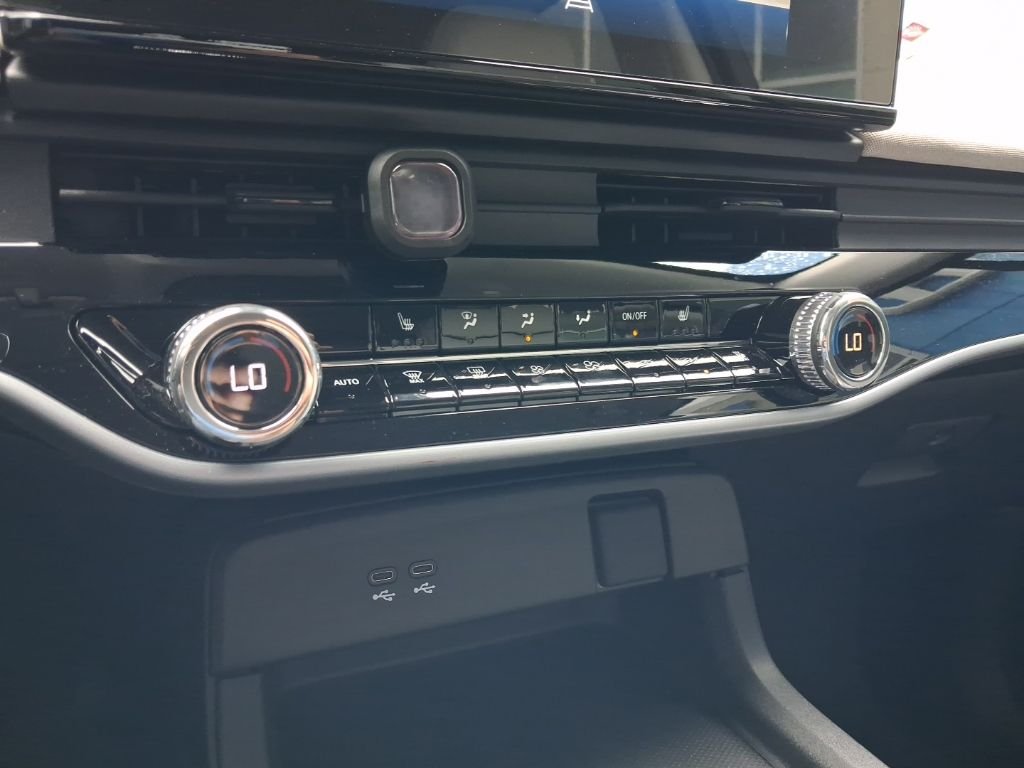 Used 2025  Honda EX image 25
