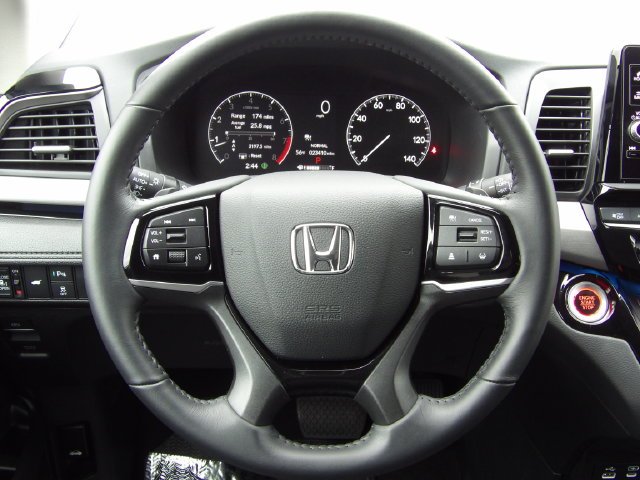 Certified Used 2025 Solar Silver Metallic Honda Touring image 23