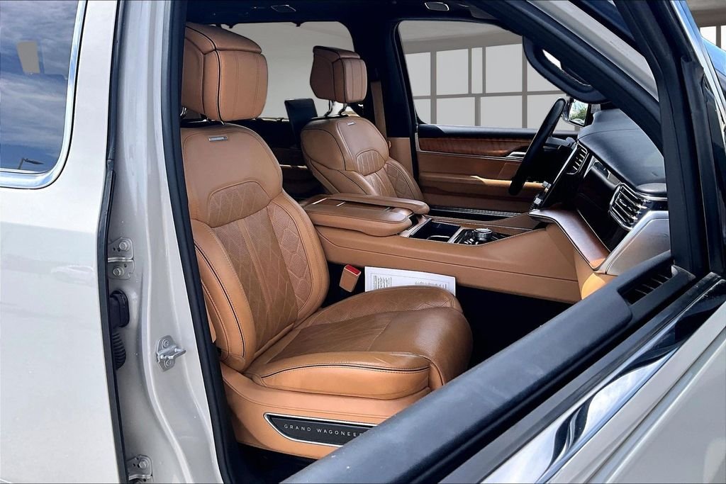 Used 2022 White Jeep Series III image 7