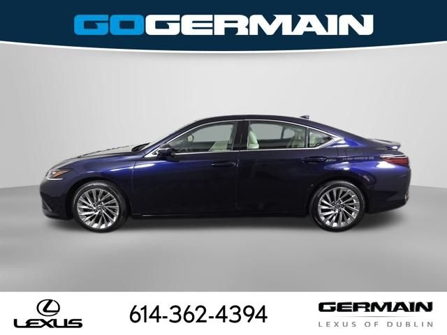 Used 2022  Lexus 250 image 10