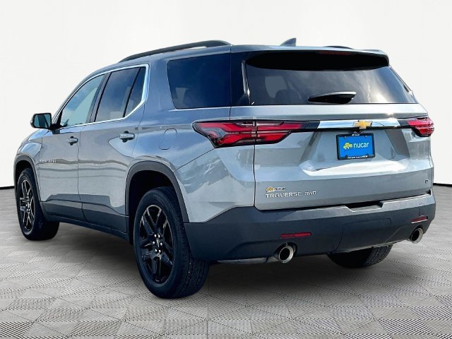 Used 2023 STERLING GRAY METALLIC Chevrolet LT Cloth image 4