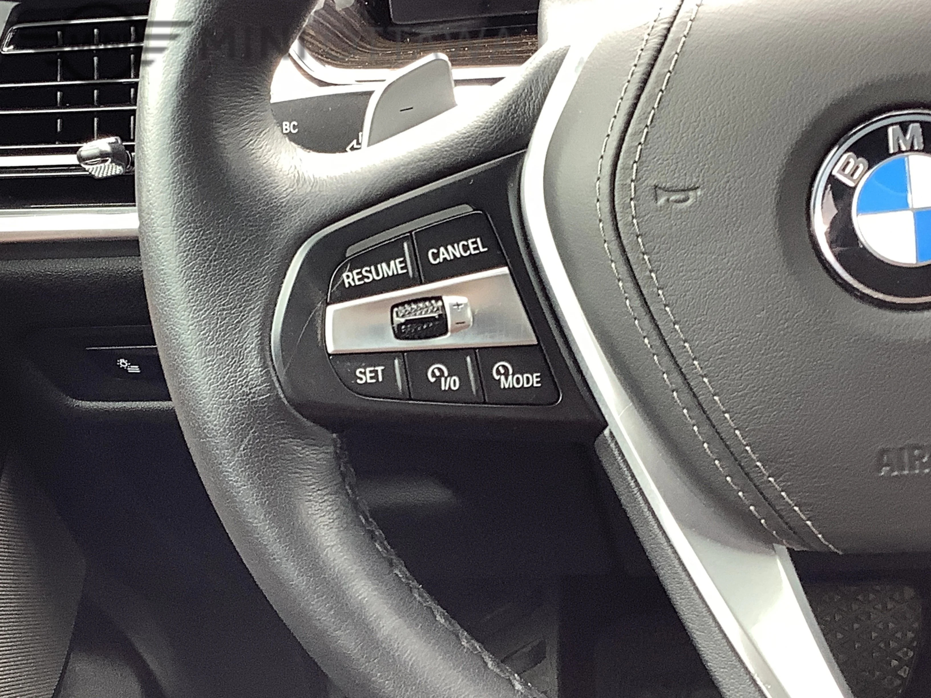 Used 2024  BMW xDrive40i image 12