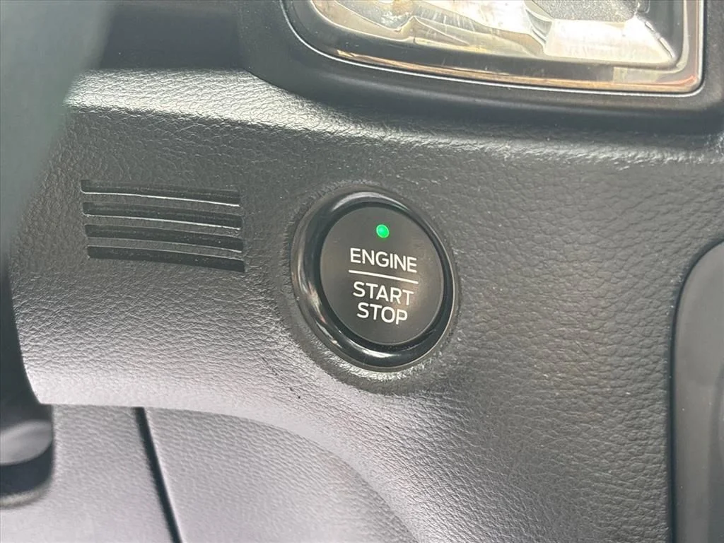 Used 2021 Black Ford Lariat image 30