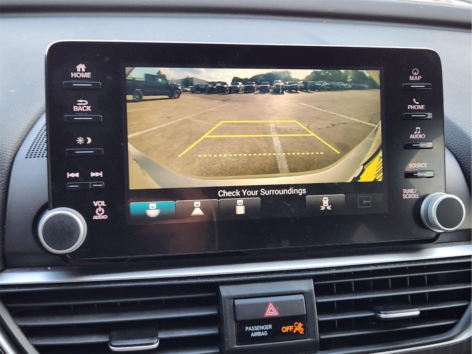 Used 2019 Champagne Frost Pearl Honda Touring image 18