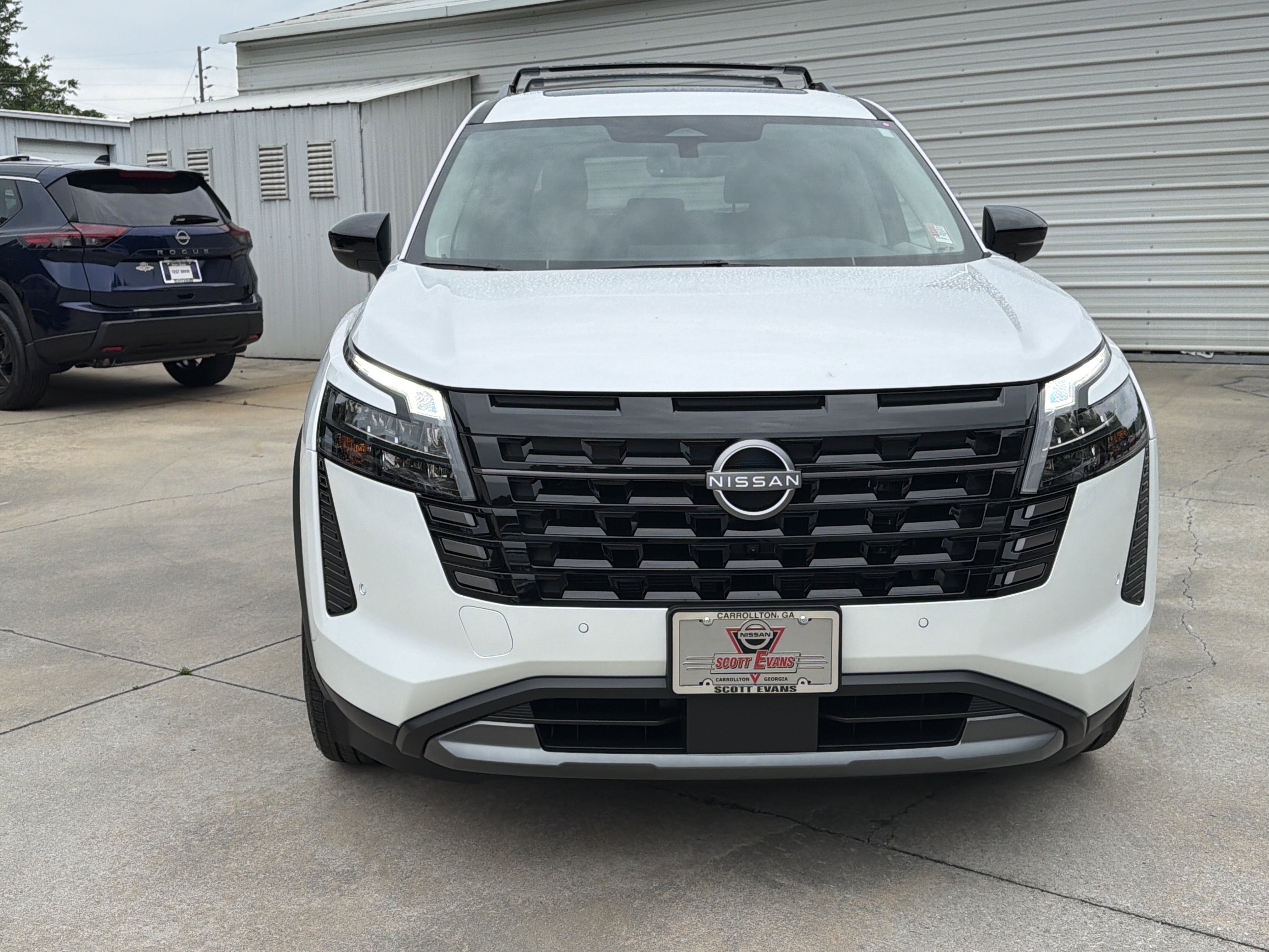 New 2026 Everest White Pearl Tricoat Nissan SL image 3