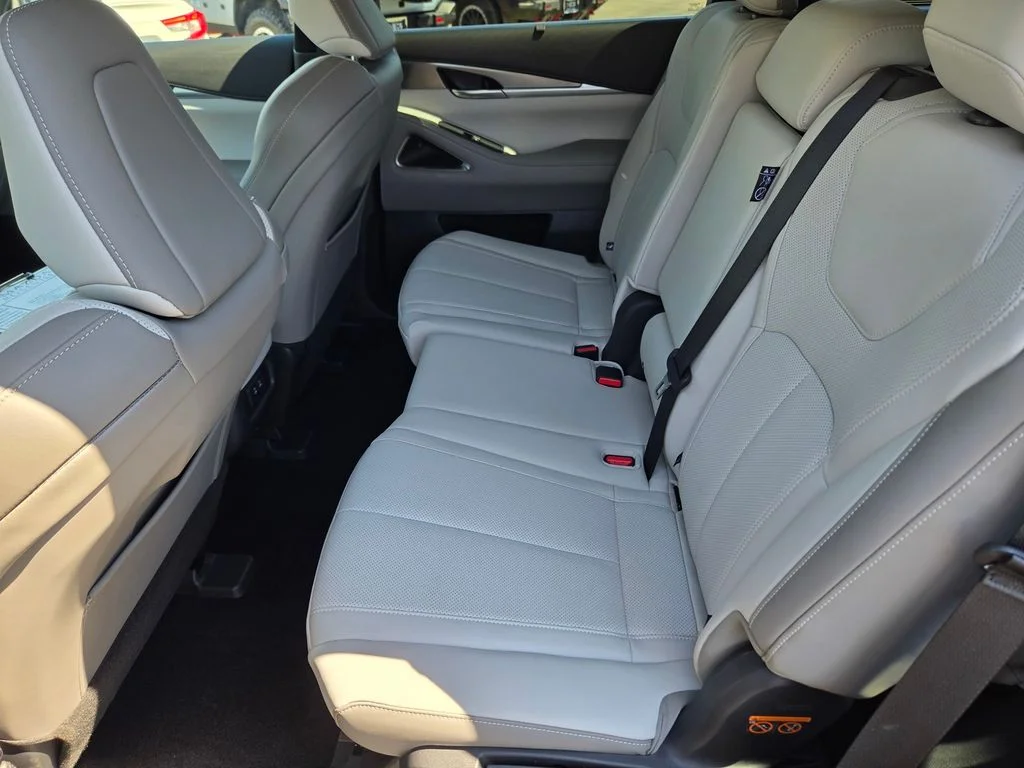 Used 2026 Mineral INFINITI LUXE image 14