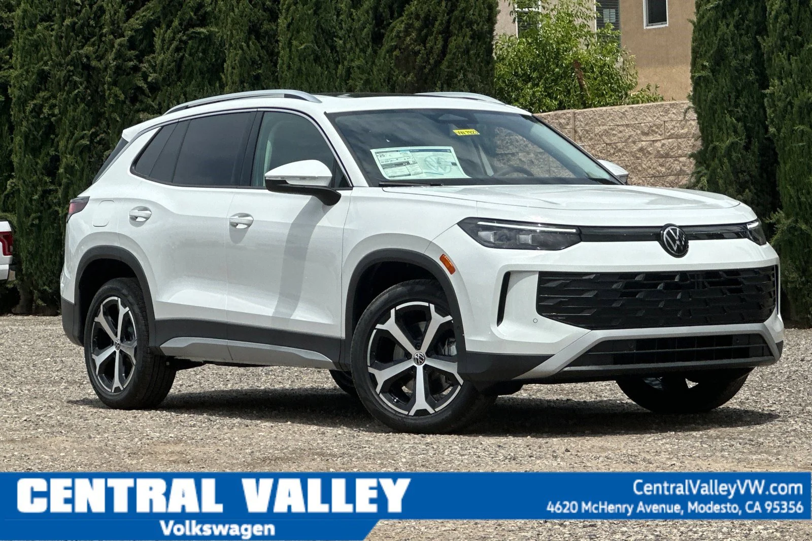 2026 Volkswagen Tiguan 2.0T SE 4Motion's photo