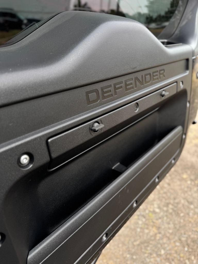 Used 2022 Santorini Black Metallic Land Rover SE image 45