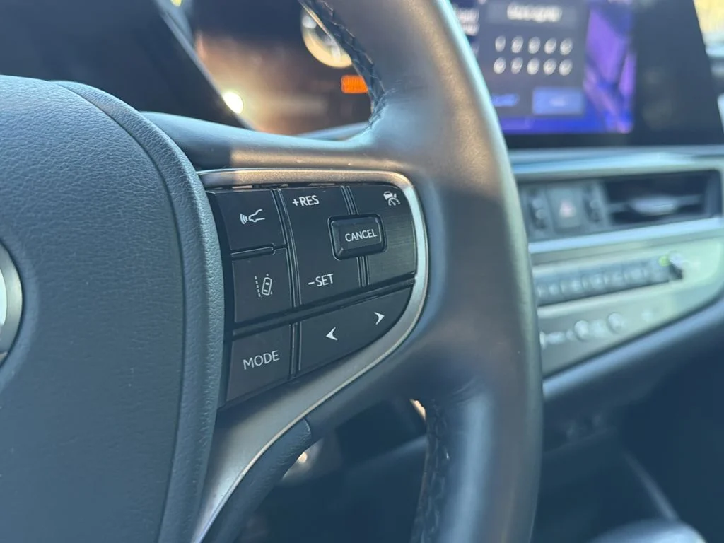 Used 2024 Black Lexus 350 image 12