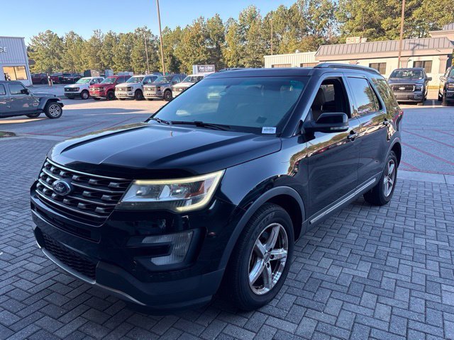Used 2016 Black Ford XLT image 2