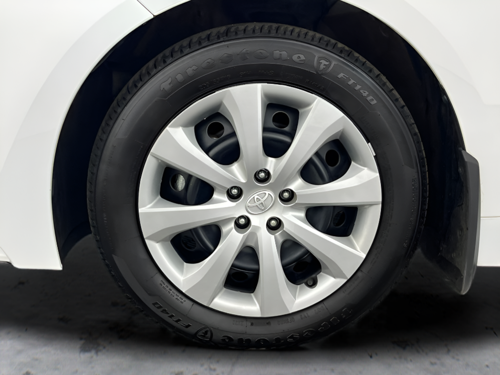 Used 2025 Ice Toyota LE image 26
