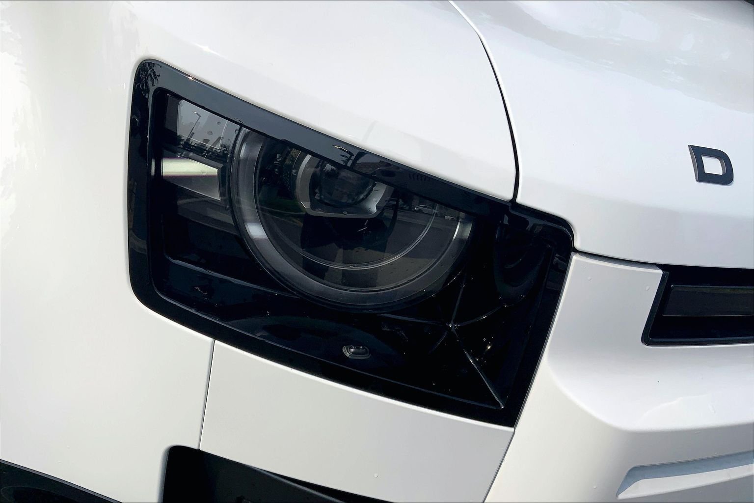 New 2026 Fuji White Land Rover X-Dynamic SE image 13