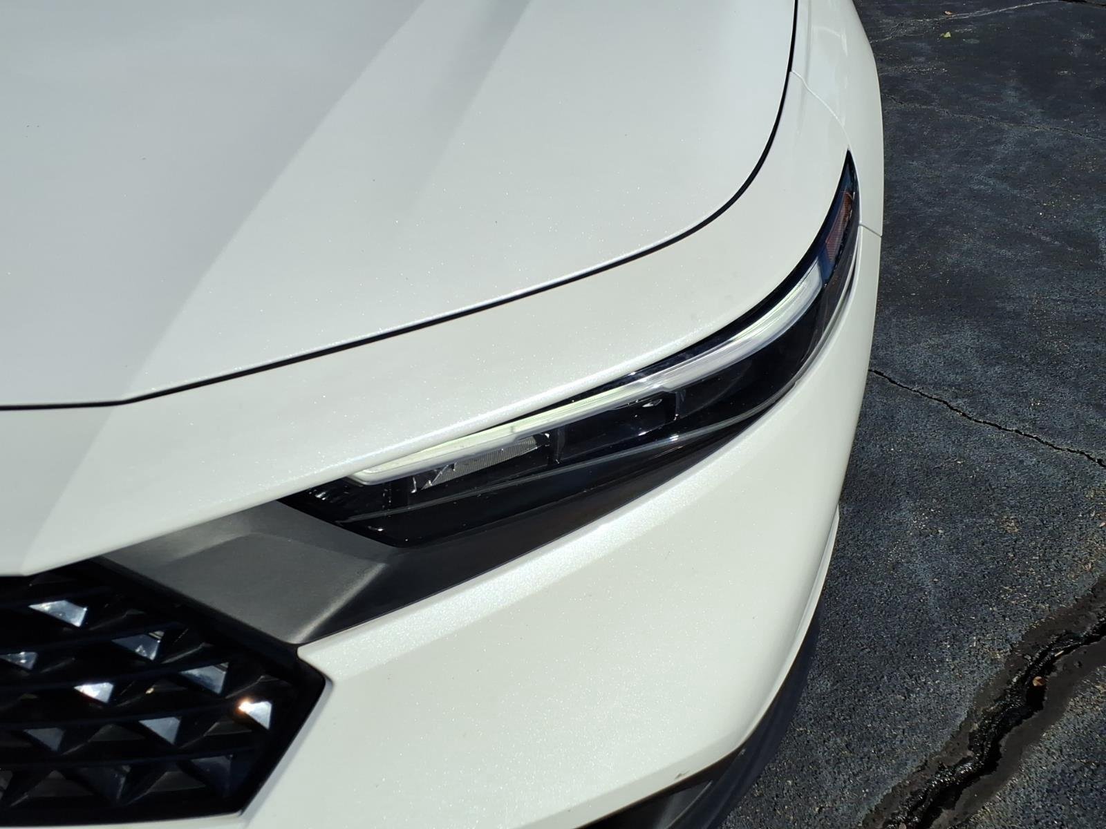 Used 2025 Platinum White Pearl Honda Sport image 17
