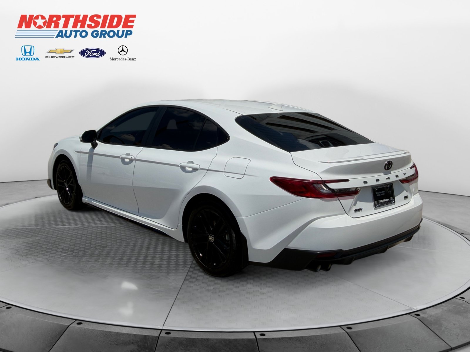 Used 2026 Ice Cap Toyota SE image 5