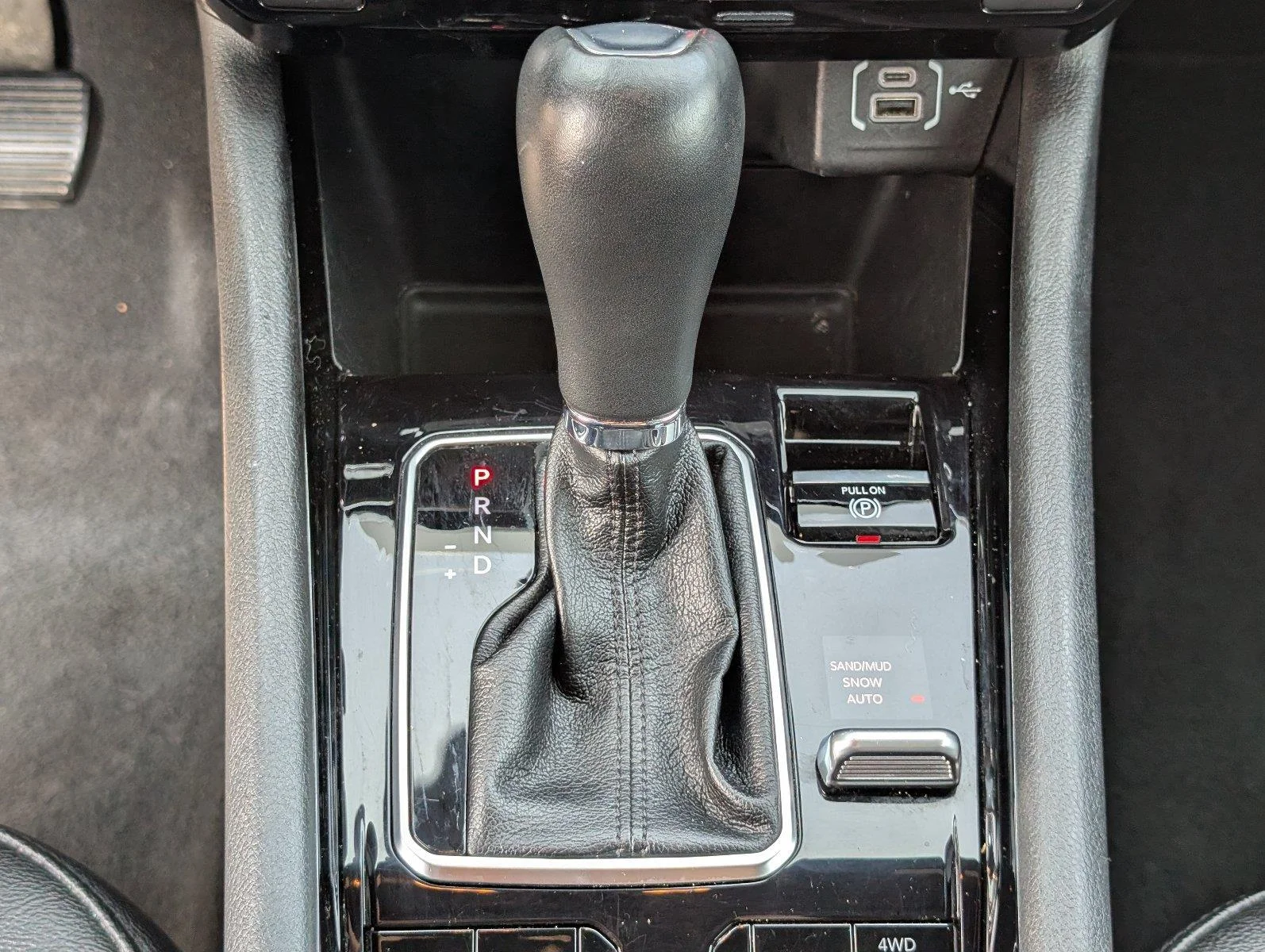 Used 2024 Sting-Gray Clearcoat Jeep Limited image 25