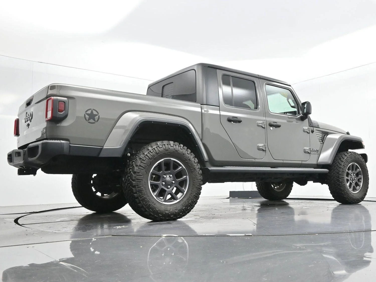Used 2022 Sting-Gray Clearcoat Jeep Overland image 43