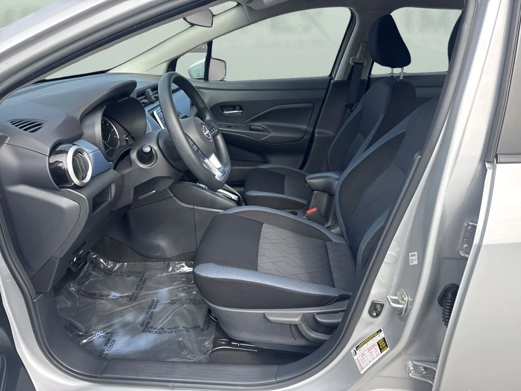 Used 2025 Silver Nissan 1.6 SV image 9