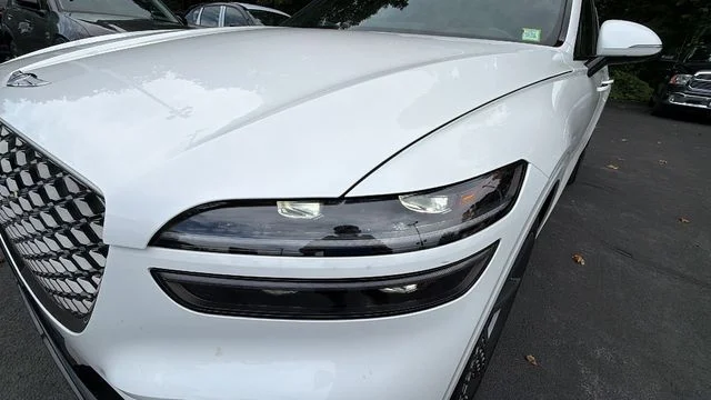 Used 2023 White Genesis 2.5T image 14