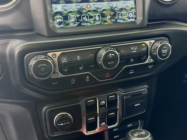 Used 2022 Black Jeep Unlimited Sahara image 16