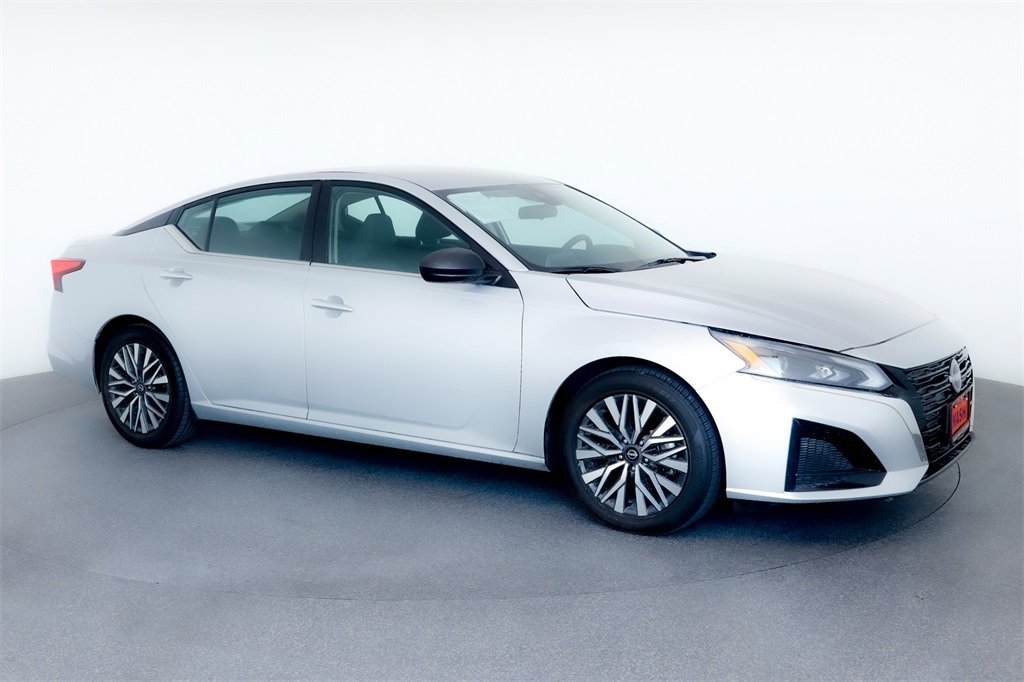 2024 Nissan Altima SV