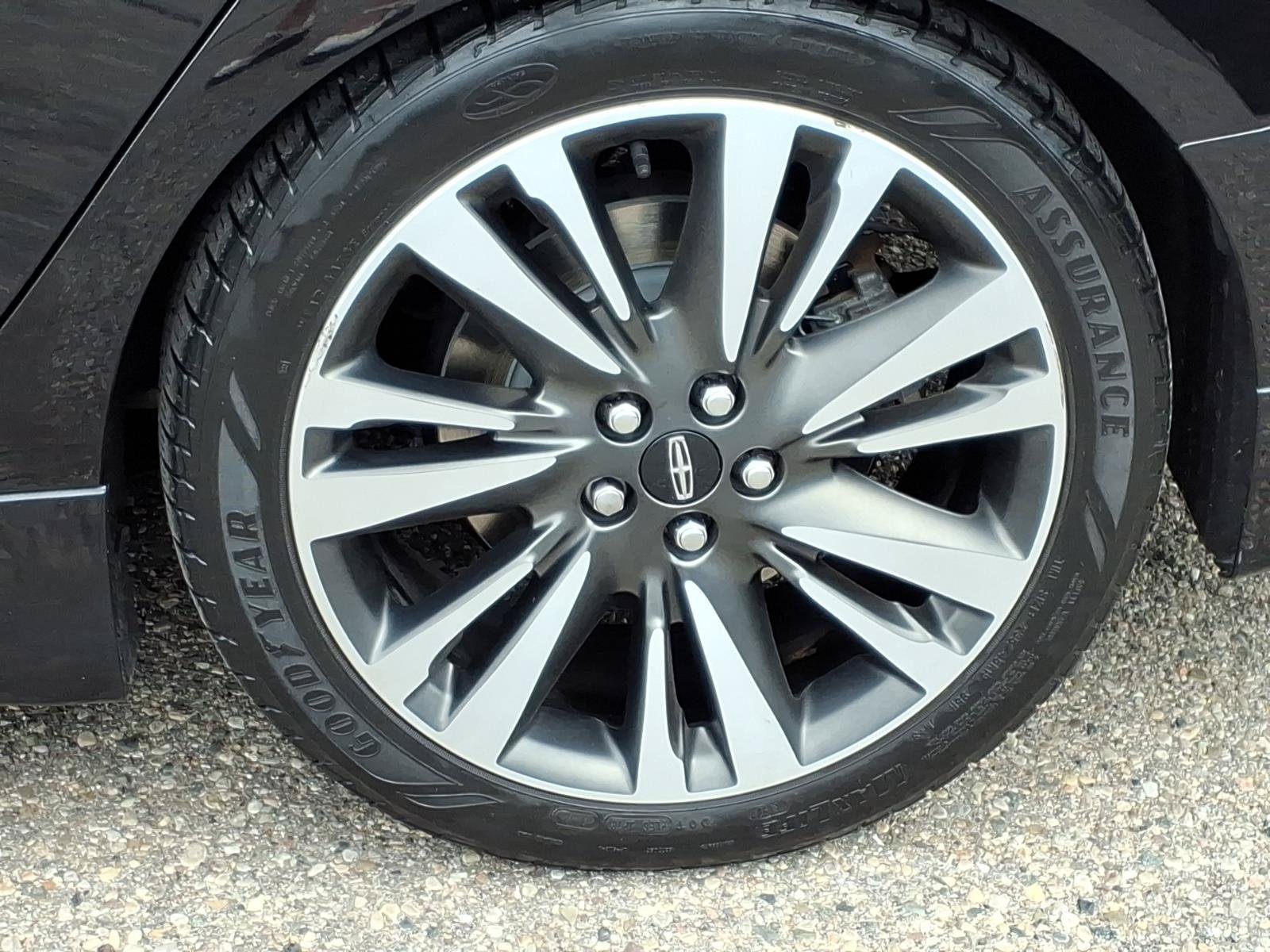 Used 2019 Infinite Black Metallic Lincoln Reserve II image 25