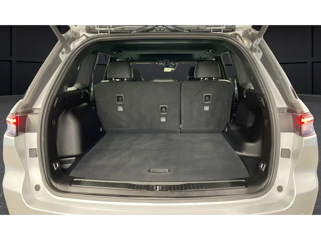 Used 2023 Silver Jeep Altitude X image 27