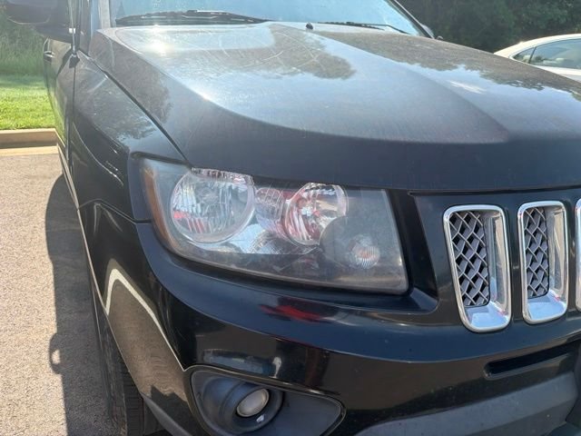 Used 2014 Black Jeep Latitude image 4