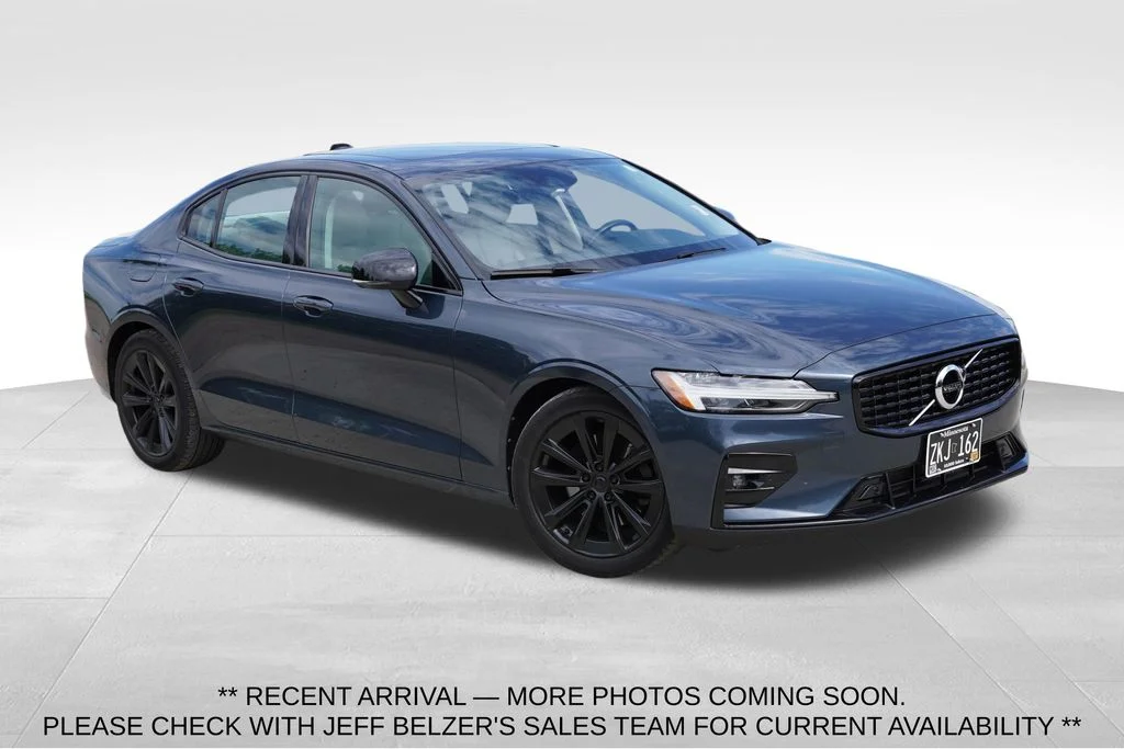 Used 2021 Blue Volvo T5 Momentum image 1