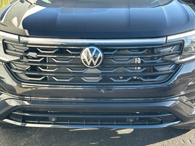New 2026 Deep Black Pearl Volkswagen 2.0T SEL R-Line Black image 8