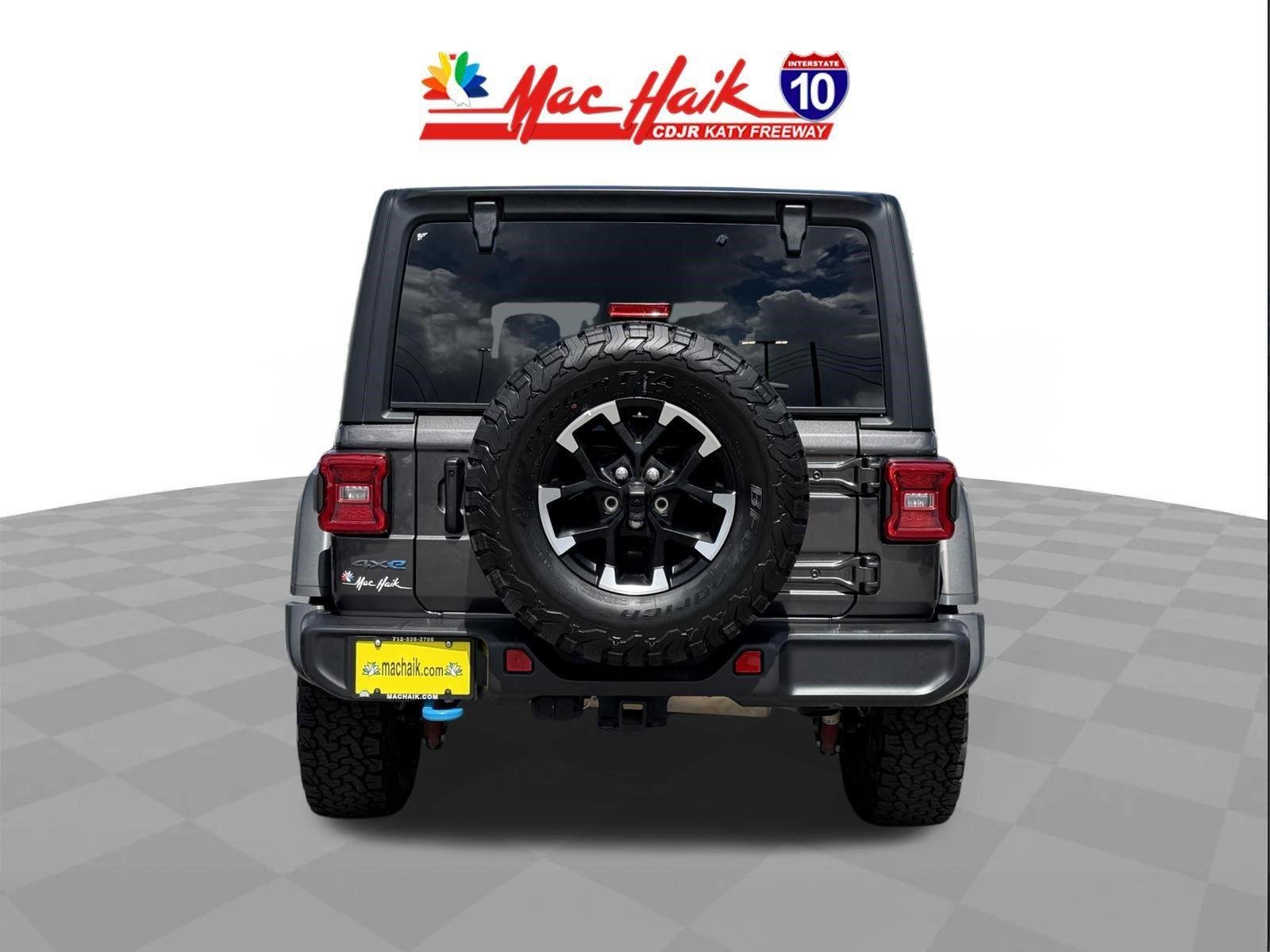 Used 2025 Granite Crystal Metallic Clearcoat Jeep Rubicon image 6