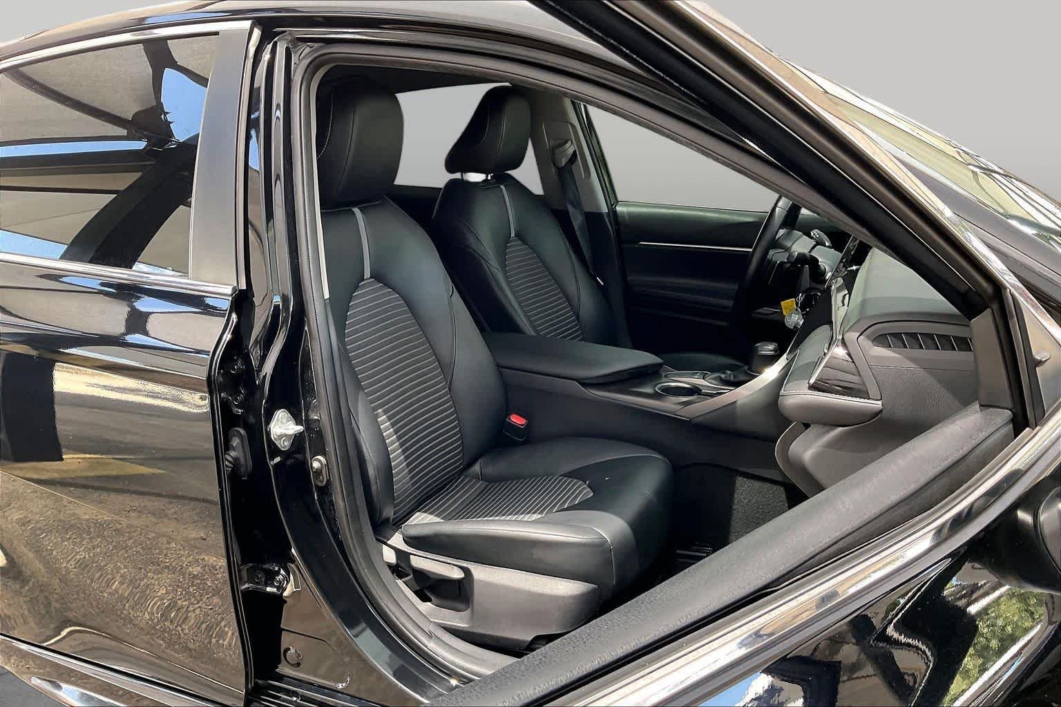Used 2023 Midnight Black Metallic Toyota SE image 9