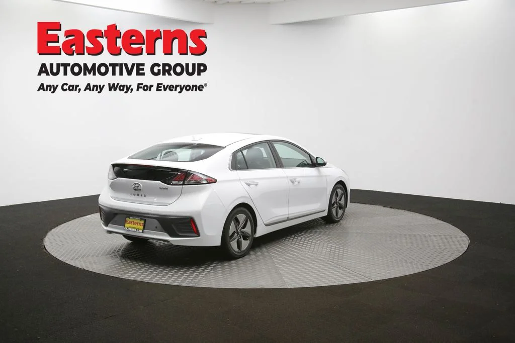 Used 2022 White Hyundai Limited image 41