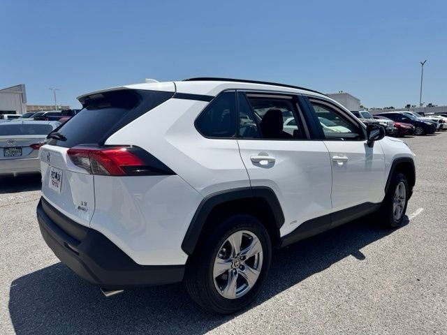 2025 Toyota RAV4 LE - Photo 7