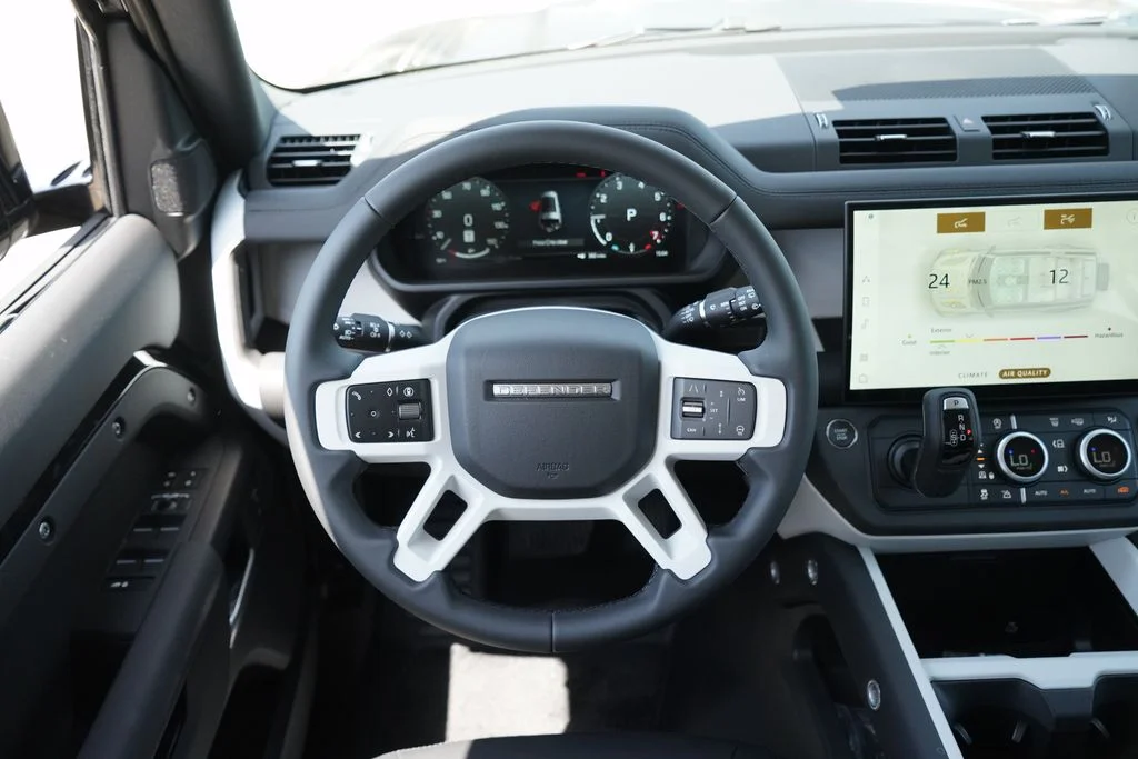 New 2026 Santorini Black Metallic Land Rover S image 19