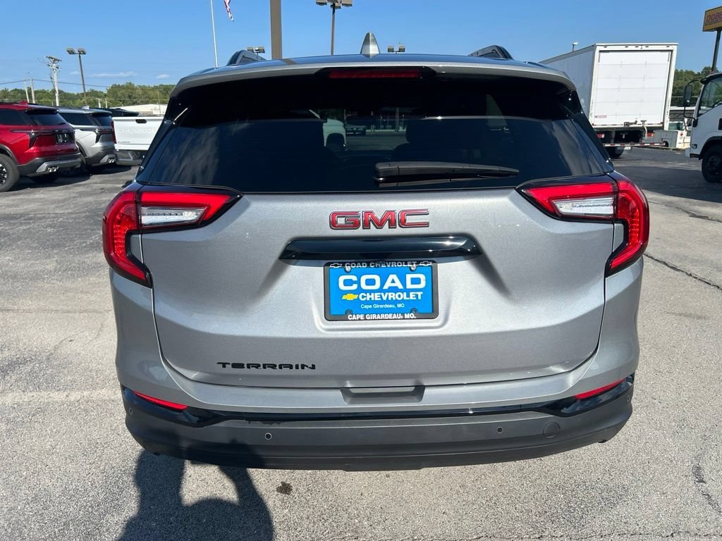 Used 2023 STERLING METALLIC GMC SLE image 4